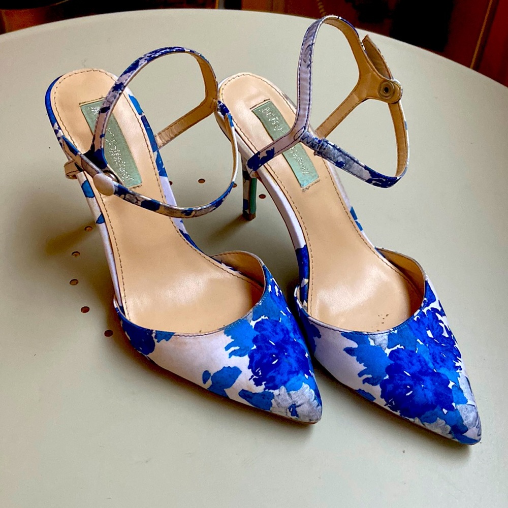 Betsey Johnson - Size 6.5